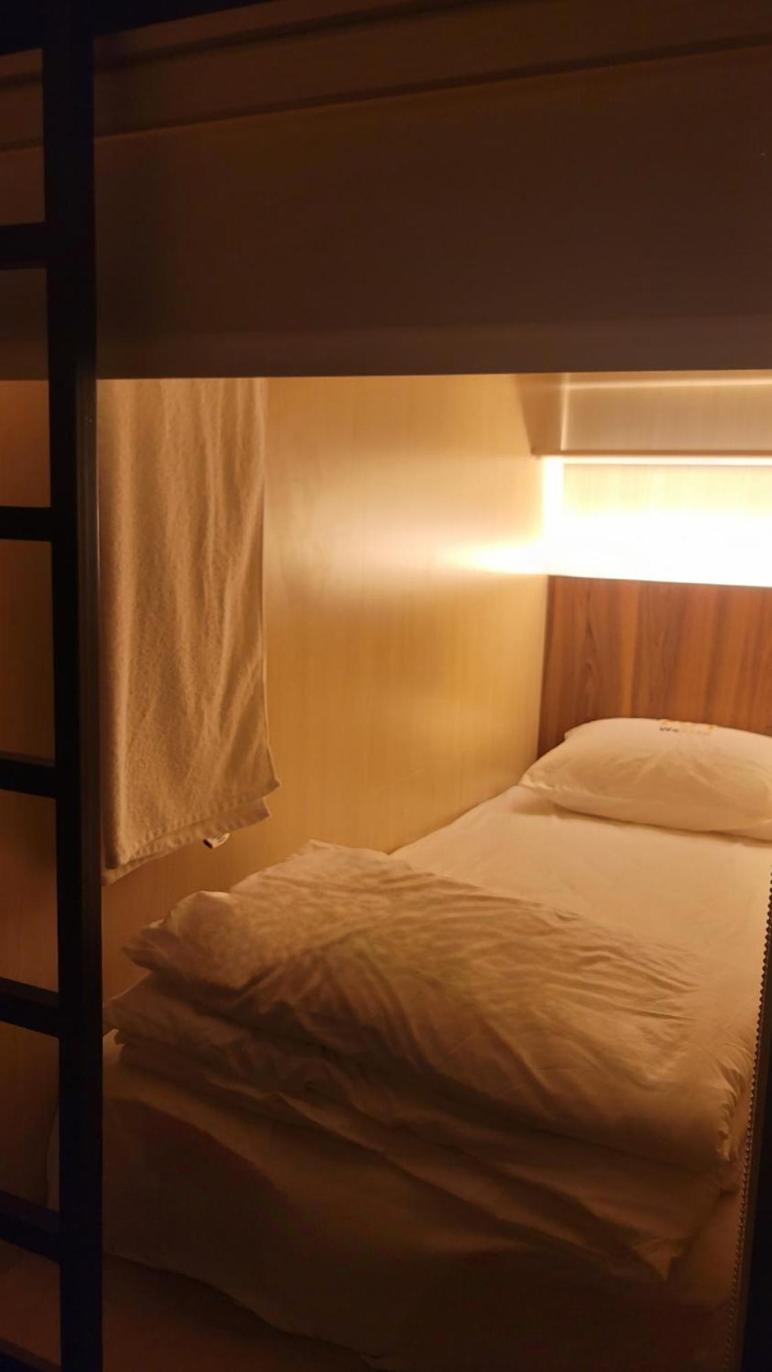Westay Capsule Hostel Dubai Eksteriør billede